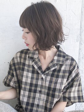 ルティア(Lutia) グレージュカラー ヴェールウェーブ 切りっぱなしボブ ！