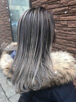 ウル(Ulu)&nbsp;ホワイトグレー×バレイヤージュ