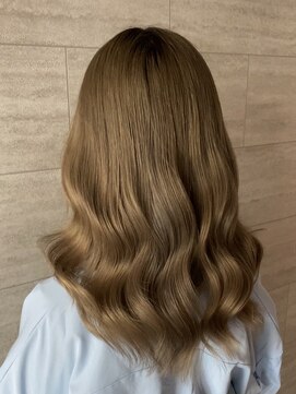 イートンクロップガーデン(Eton Crop Garden) グレージュ×艶