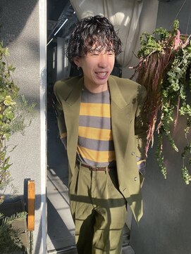 フィン(fin,) ハイライト/波巻き/マッシュパーマ/ウルフ/インナーグレージュ