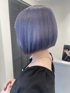 ルーブ トウキョウ(Loob. TOKYO) ショートボブハイトーンブリーチカラーラベンダーネイビーカラー