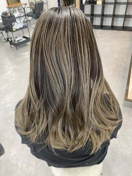 エミュー(Emu) はじめてのバレイヤージュ☆