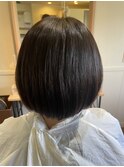 真っ直ぐめのストレートボブ