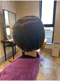 丸みシルエットでつくるナチュラルで大人かわいいボブ/艶カラー