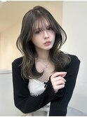 くびれ巻きアッシュブラウンブリーチなしカラーレイヤーカット
