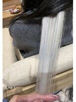 アトリエ リブコ(atelier L.I.B.Co)&nbsp;インナー×ホワイトカラー