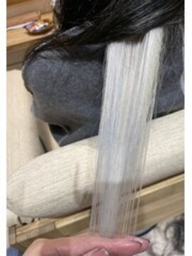 アトリエ リブコ(atelier L.I.B.Co) インナー×ホワイトカラー