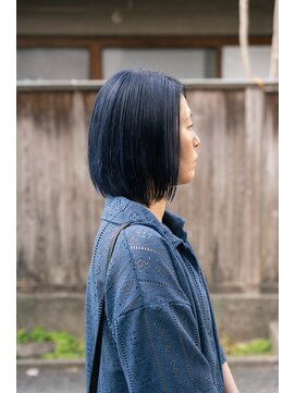 ジウ 上通り(JIU) 20代30代小顔ゆるふわボブ ネイビー