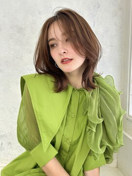 ヘイリー(HAILEY) 小顔効果◎くびれミディ×くすみベージュ×ナチュラル透明感