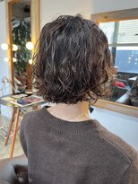 ビハインドザカーテン(BEHIND THE CURTAIN)&nbsp;パーマ×ボブ×外はねパーマ×くせ毛を活かしたパーマヘア