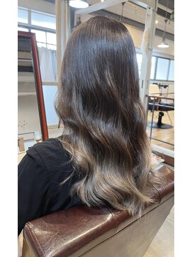 クリーム(CREAM) グラデーションカラー　グレージュ　ハイトーン　ブリーチ