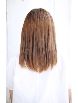 シュシュット(chouchoute) 吉祥寺3分/透明感セクションカラー外ハネボブペールベージュ/042