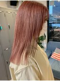 ピンクベージュ