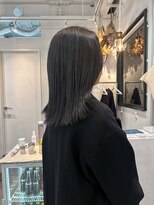 ロカ 表参道(loka)&nbsp;ブルーブラック/ストレート[表参道/ブリーチ/ハイライト]Mai