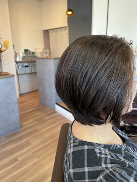 ヒビ(HIBI) 大人ショートヘア