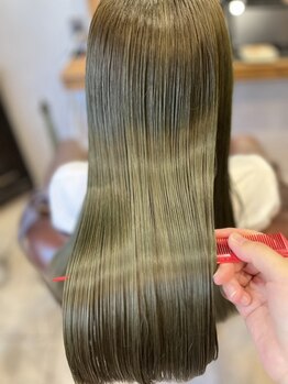 カーラン(CARLIN)の写真/【髪質改善トリートメント《SQUTE》導入】ダメージを軽減し、髪の健康を守りながら理想のストレートへ＊