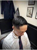 大人海外メンズヘア七三分けサイドパートスキンフェードカット