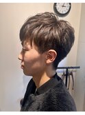 ツーブロックぎみのマッシュ