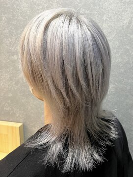 ニフティ(NIFTY) ホワイトシルバー×メンズウルフヘア/熊本/上通