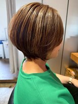 ナチュラル ヘアーデザイニング(Natural hair designing) レイヤーショート/ハニーゴールド/白髪ぼかし/くびれショート