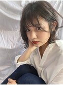暗めカラー×外ハネスタイル