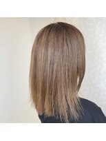 ヘアーアンドメイク ドレス(DRESS)&nbsp;ハイライトカラー　アッシュグレージュ