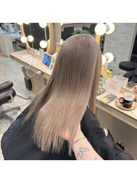 キーン 渋沢(KEEN.) ミルクティーベージュ