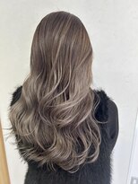 リア(Lia by KENJE)&nbsp;バレイヤージュ風ハイライトカラー！