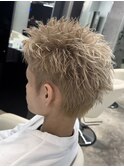 熊本スパイキーショート ハイトーン ブロンドヘア メンズカット