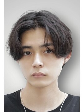 ゼンコー アオヤマ(ZENKO Aoyama) 黒髪×センターパート×スパイラルパーマ【メンズ/パーマ】