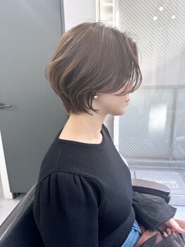 セラ(cella)の写真/大人女性の悩みに寄り添った丁寧なカウンセリング◎白髪を活かしたオシャレなスタイルで、上品な印象に♪