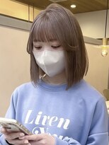 アム(am)&nbsp;大人シアーベージュミニウルフボブミディアムレイヤー