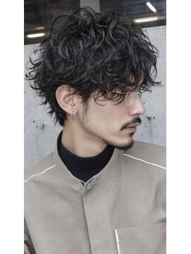 リアン アオヤマ(Liun Aoyama) ニュアンスパーマフェードマンバンヘアツイストスパイラルパーマ