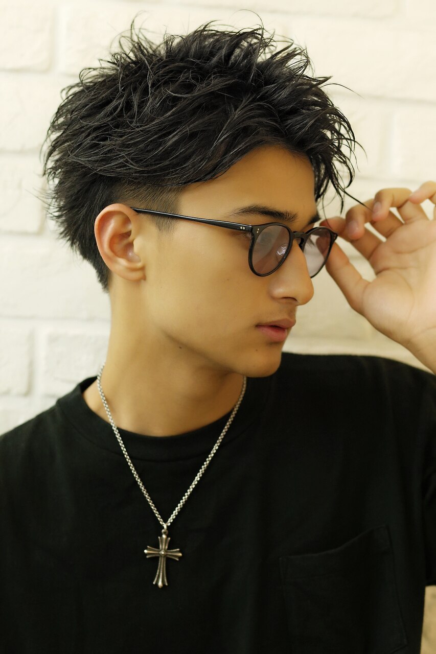 グランジツーブロックジェントル刈り上げネープレスアップバング