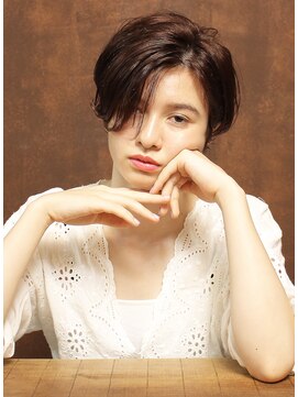 シアンデルカ(CYANDELUCCA) 綺麗シルエットの美人ショート