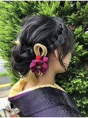 編み込みシニョンスタイル