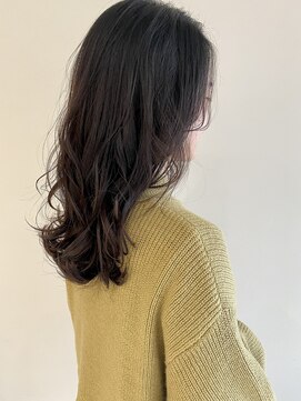 リコ(Rico) 柔らかベージュ×ローレイヤースタイル