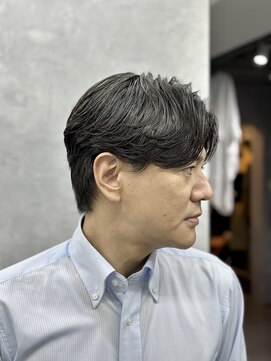 クロムトウキョウ ザ バーバー ネオン 新宿店(CHROM TOKYO the Barber ne/on) メンズビジネススタイル/毛流れパーマ/ニュアンスパーマ