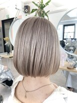 プネル(punel)&nbsp;ホワイトベージュ　ミルクティーカラー【スタイリスト武田一希】