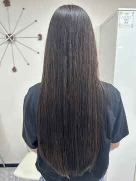 サロンドニケ オイルストレート、透明感暗めカラー