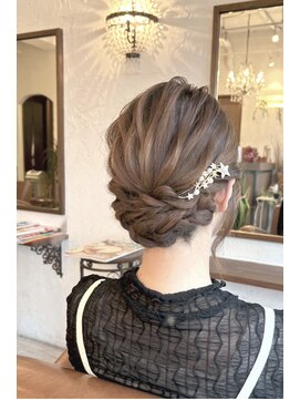 セリース(cerise) 編み込みアレンジ