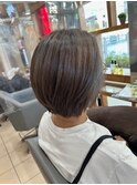 ステップボーンカットカットボブショートハイライト白髪ぼかし
