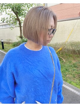 エイルミヤザキ(Ail Miyazaki) 切りっぱなしミニボブのミルクティーベージュ