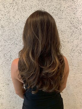 DAMANI 表参道 髪質改善/ヘッドスパ/ハイライト/白髪染め/白髪ぼかし/縮毛矯正 似合わせカット/ミディアムレイヤーカット[表参道駅]