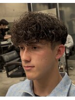 イーラ アメ村店(era)&nbsp;スペインカール　ツイストスパイラル眉カットメンズパーマ