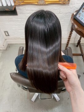 ギリア(Gillia) ぷるんと艶髪/アッシュブラウン/ロングヘア