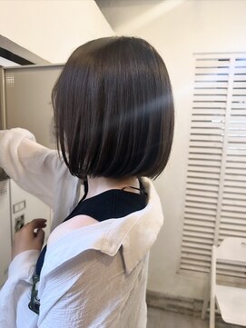 ヘリア(HELIA) 【シンプルボブ/ナチュラルハイライト】