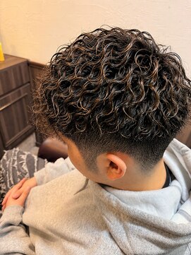 ミリオンバックス 上野(Million Bucks) MEN'S HAIR/リバースセンターパート/ニュアンスパーマ/ツイスパ
