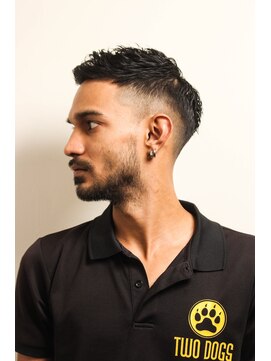 メリケンバーバーショップ フクオカ(MERICAN BARBERSHOP FUK) サイドパートショートフェザーマッシュワイルドアップバングa2