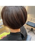ハイライトがアクセント、ツヤツヤショート